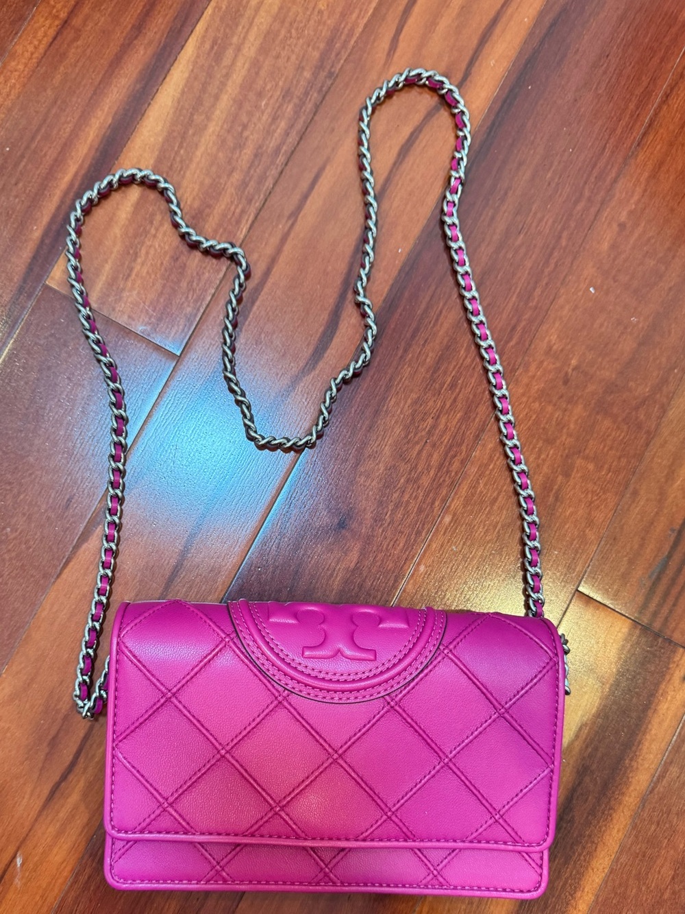 Tory Burch NWT Fleming chain wallet